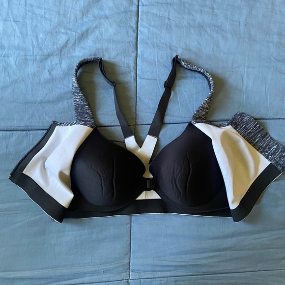 Victoria secret Sports Bra size 34c - Picture 4 of 5
